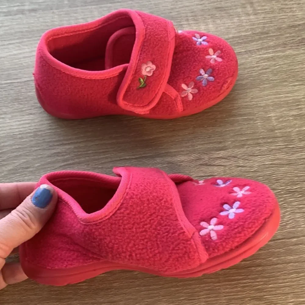 Karamel corn pink floral little girls shoes Size 6